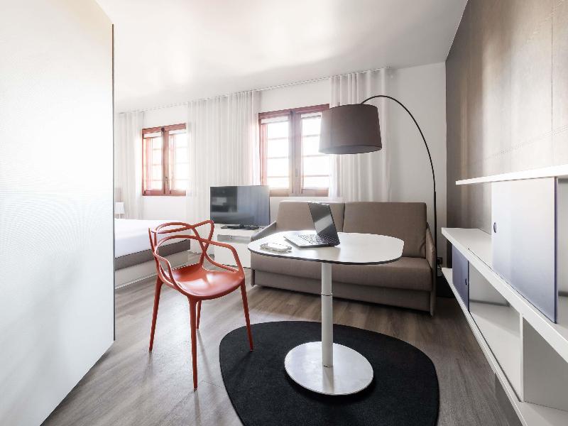 Novotel Suites Perpignan Centre - Genel