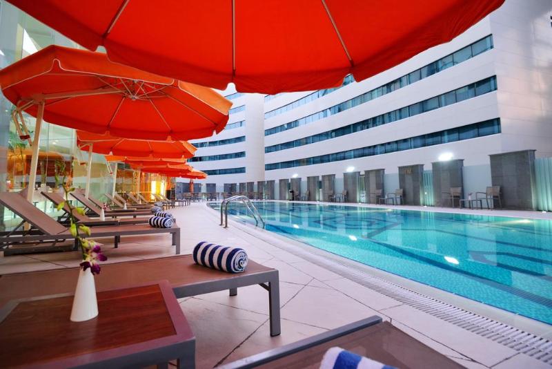 Holiday Villa Hotel and Residence City Centre Doha - Havuz