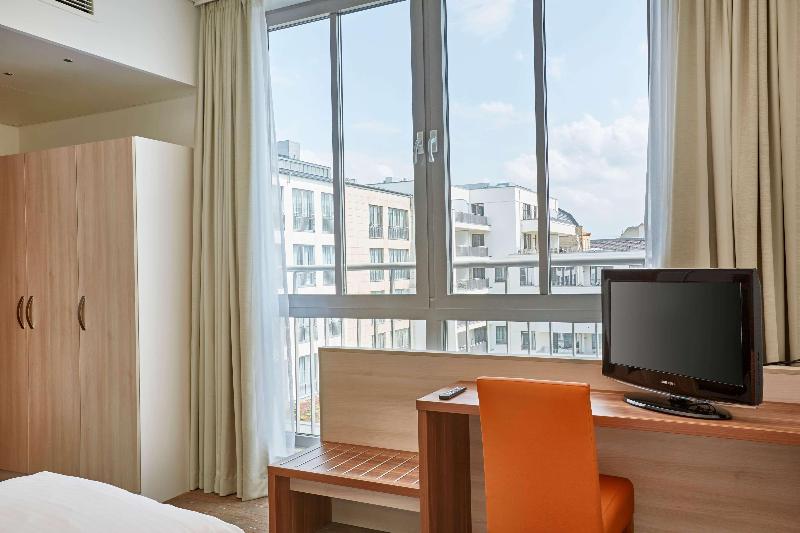 H+ Hotel Berlin-Mitte - Oda