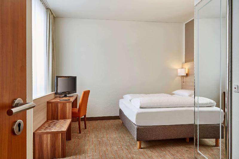 H+ Hotel Berlin-Mitte - Oda