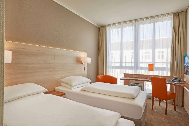 H+ Hotel Berlin-Mitte - Oda