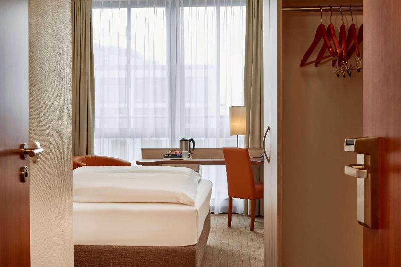 H+ Hotel Berlin-Mitte - Oda