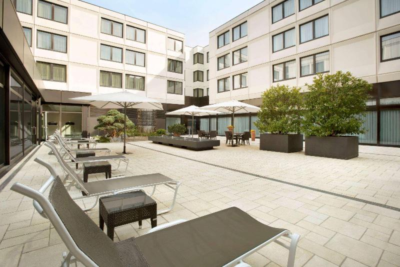 Ramada Nürnberg Parkhotel - Teras