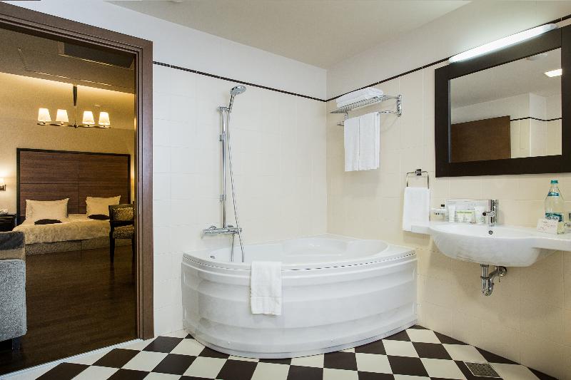 Europa Royale Bucharest - Oda