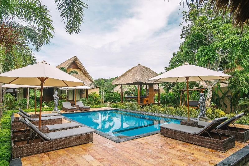 Bay Shore Huts Lembongan - Havuz