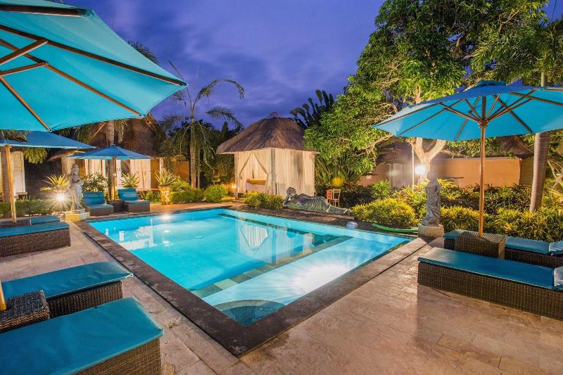 Bay Shore Huts Lembongan - Havuz
