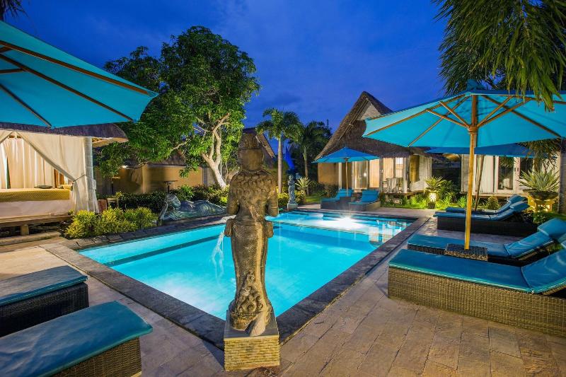 Bay Shore Huts Lembongan - Havuz