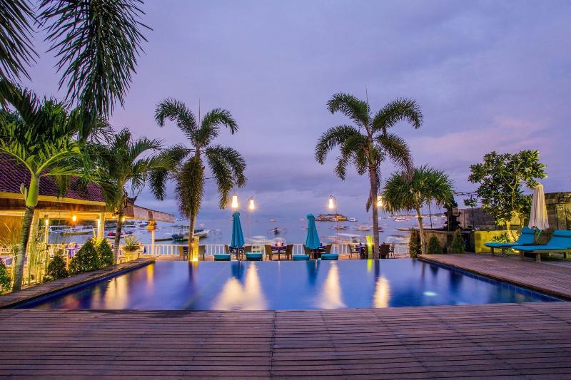 Bay Shore Huts Lembongan - Havuz