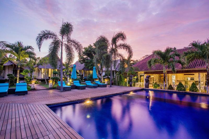 Bay Shore Huts Lembongan - Havuz