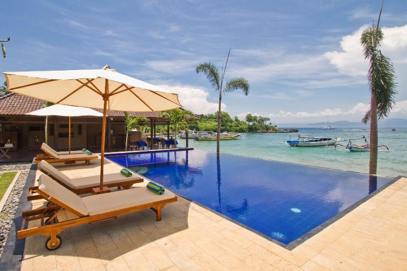 Bay Shore Huts Lembongan - Havuz