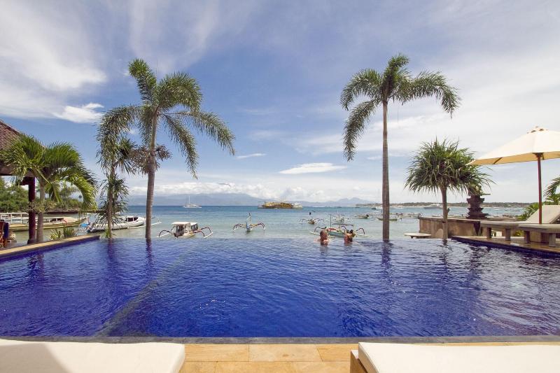 Bay Shore Huts Lembongan - Havuz
