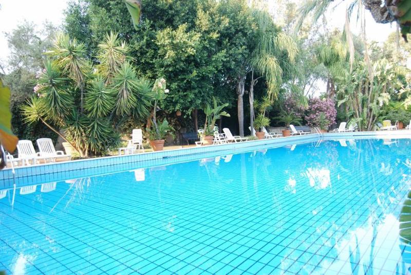 Garden Hotel - Genel