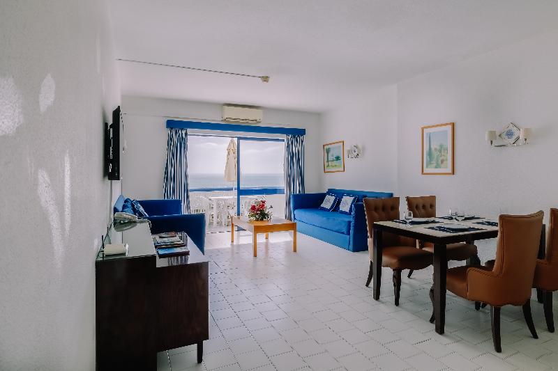 Grand Muthu Oura View Beach Club - Oda