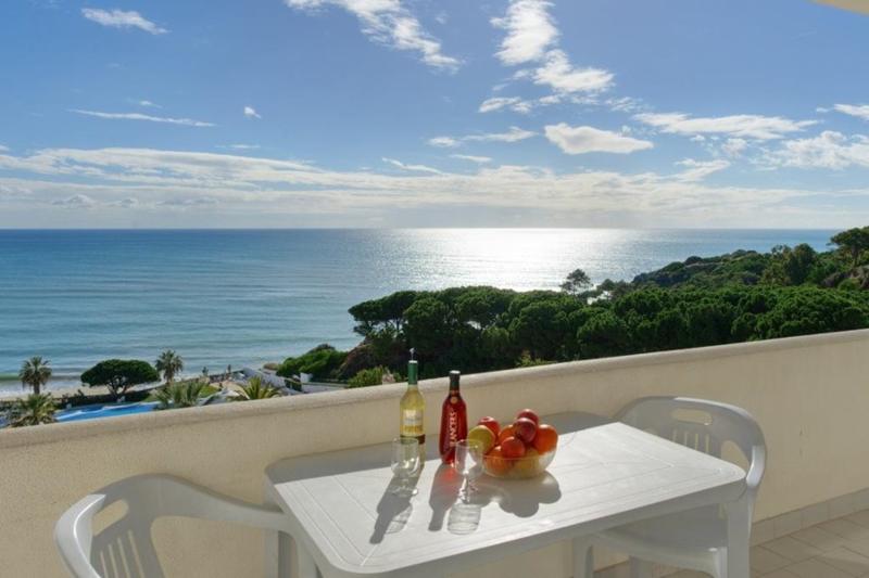 Grand Muthu Oura View Beach Club - Teras