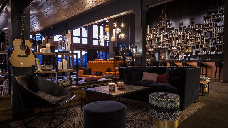 HUUS Gstaad Hotel - Bar