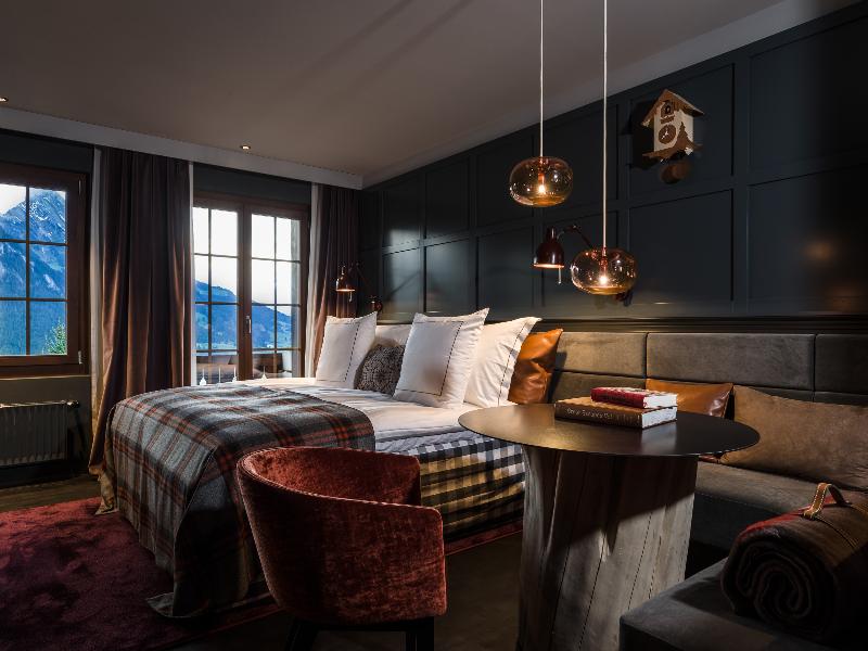 HUUS Gstaad Hotel - Genel