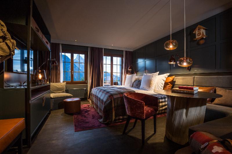 HUUS Gstaad Hotel - Genel