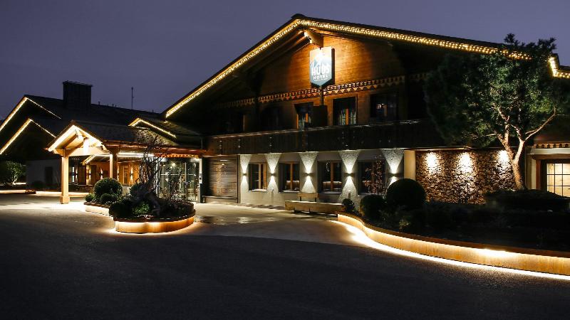 HUUS Gstaad Hotel - Genel