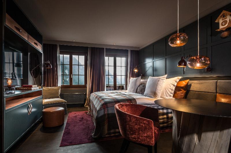 HUUS Gstaad Hotel - Genel