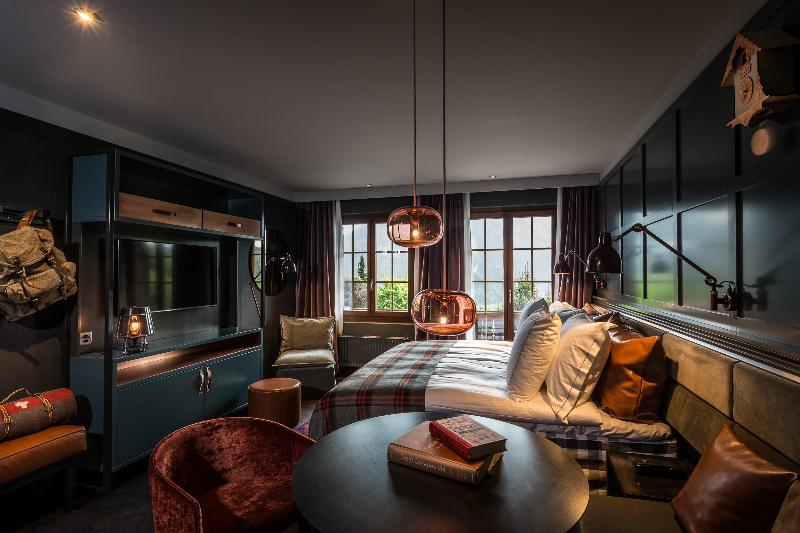 HUUS Gstaad Hotel - Genel