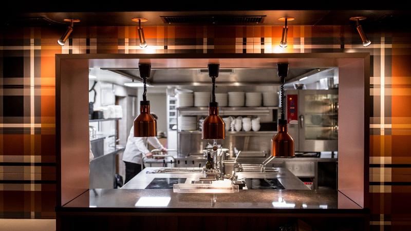 HUUS Gstaad Hotel - Restoran