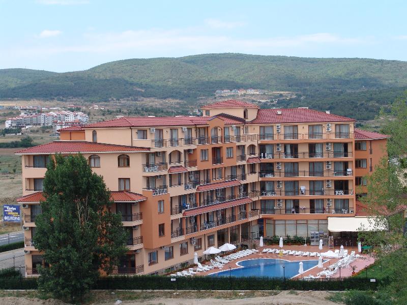 Apart-hotel Happy - Genel