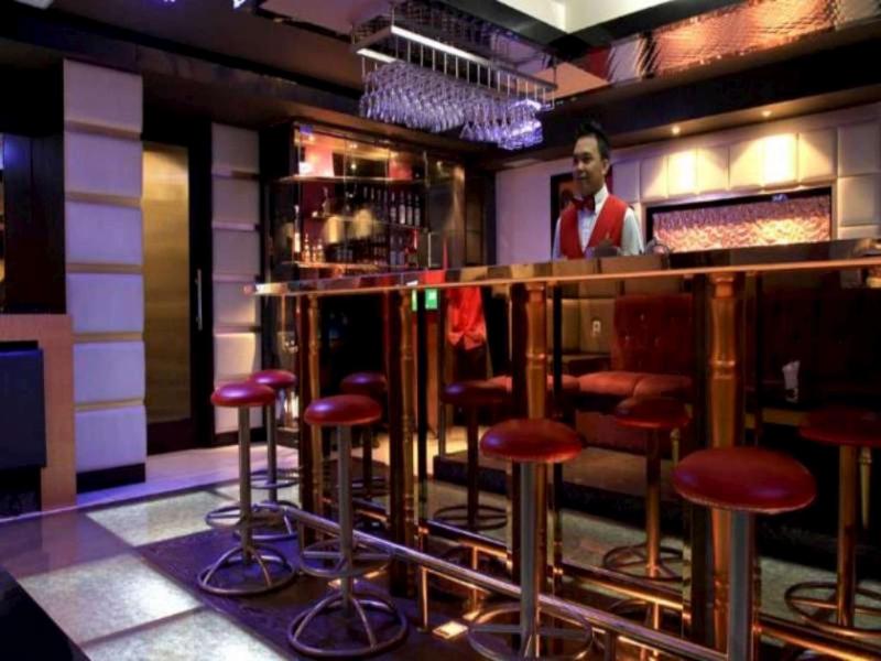 Swiss-Belhotel Maleosan Manado - Bar