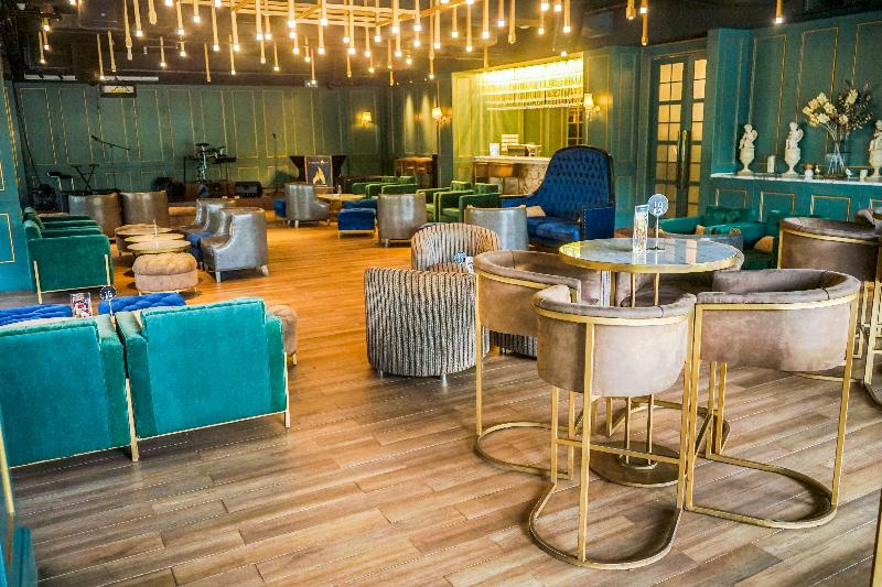 Swiss-Belhotel Kendari - Bar