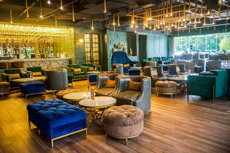 Swiss-Belhotel Kendari - Bar