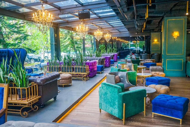 Swiss-Belhotel Kendari - Bar
