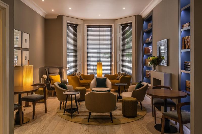 The Resident Kensington - Lobi