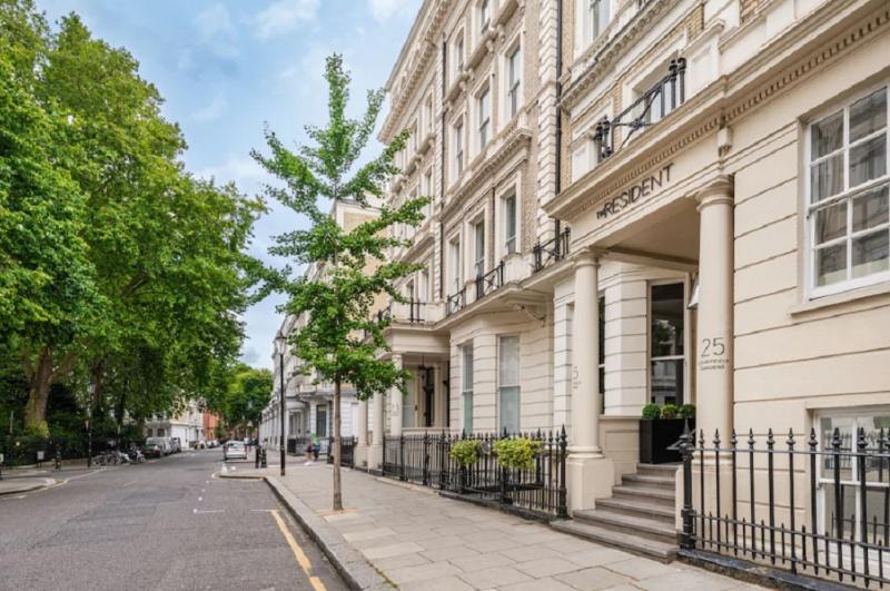 The Resident Kensington - Genel