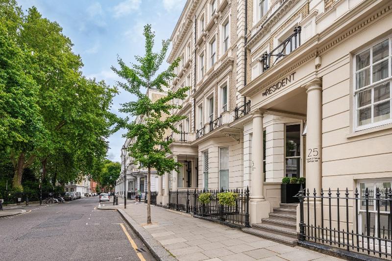 The Resident Kensington - Genel