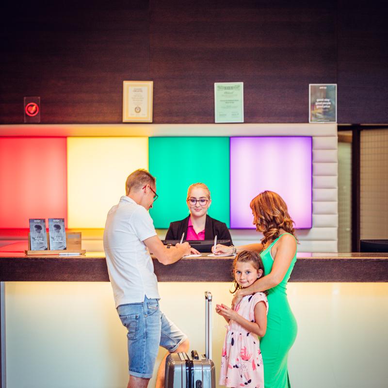Park Inn by Radisson Sarvar Resort & Spa - Lobi