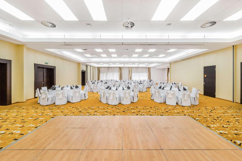 Park Inn by Radisson Sarvar Resort & Spa - Toplantı