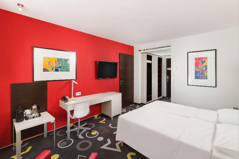 Park Inn by Radisson Sarvar Resort & Spa - Oda