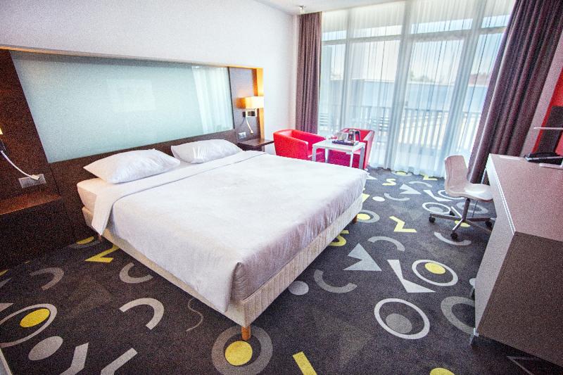 Park Inn by Radisson Sarvar Resort & Spa - Oda