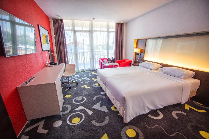 Park Inn by Radisson Sarvar Resort & Spa - Oda