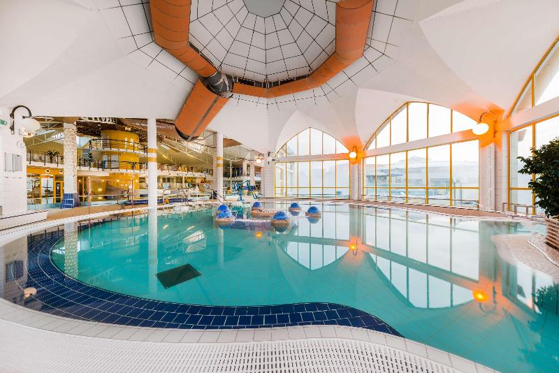 Park Inn by Radisson Sarvar Resort & Spa - Havuz