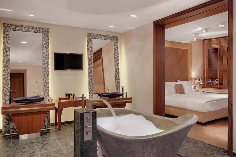 Yours Truly Hotel - Genel