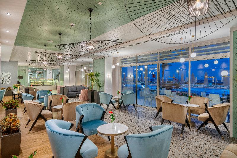 Corendon Playa Kemer - Teras