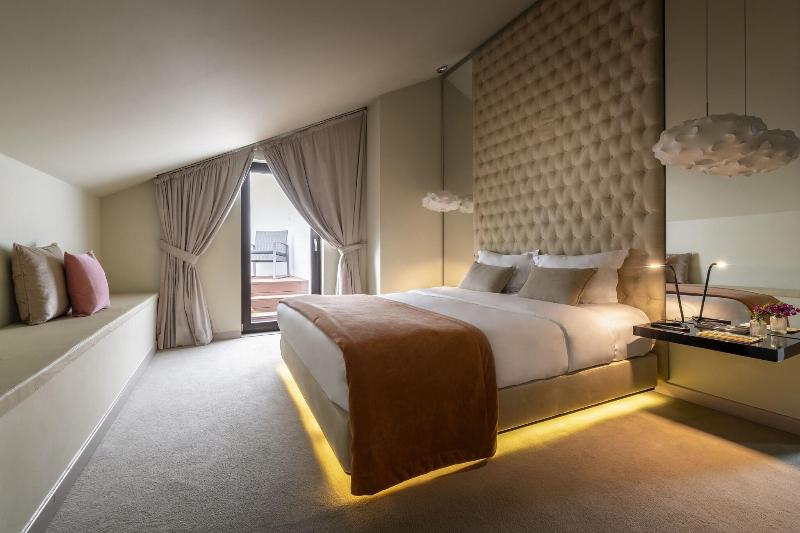 9Hotel Mercy - Oda