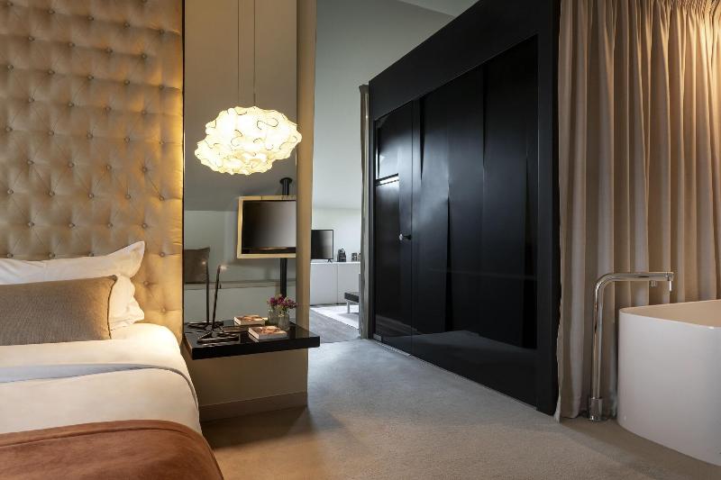 9Hotel Mercy - Oda