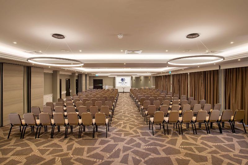 DoubleTree by Hilton London Ealing - Genel