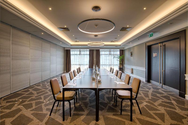 DoubleTree by Hilton London Ealing - Genel