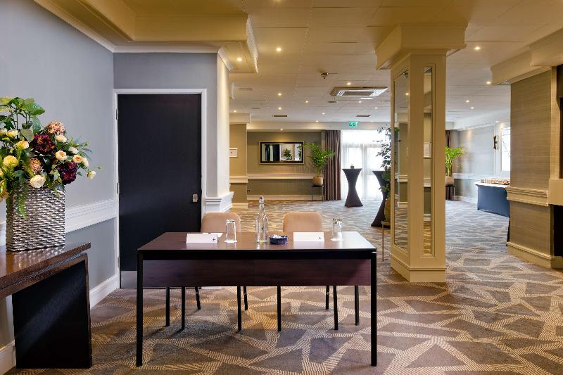 DoubleTree by Hilton London Ealing - Genel