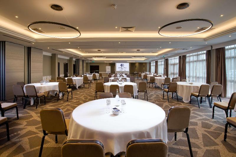 DoubleTree by Hilton London Ealing - Genel