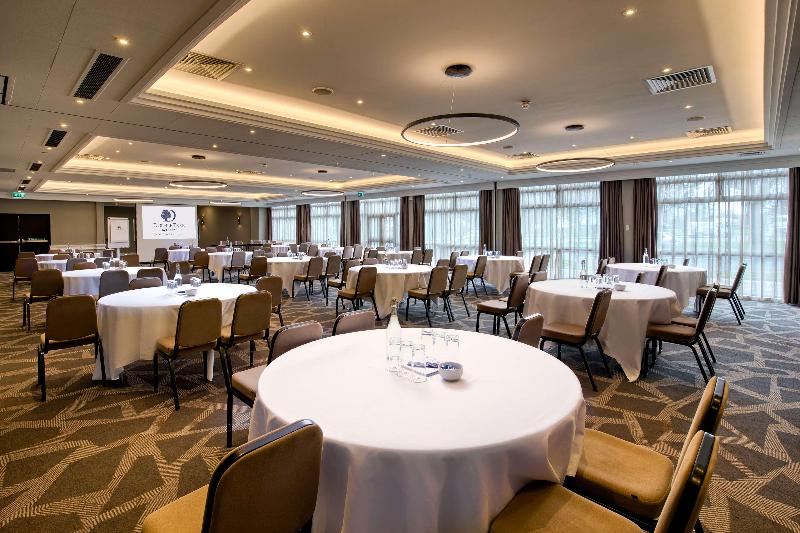 DoubleTree by Hilton London Ealing - Genel