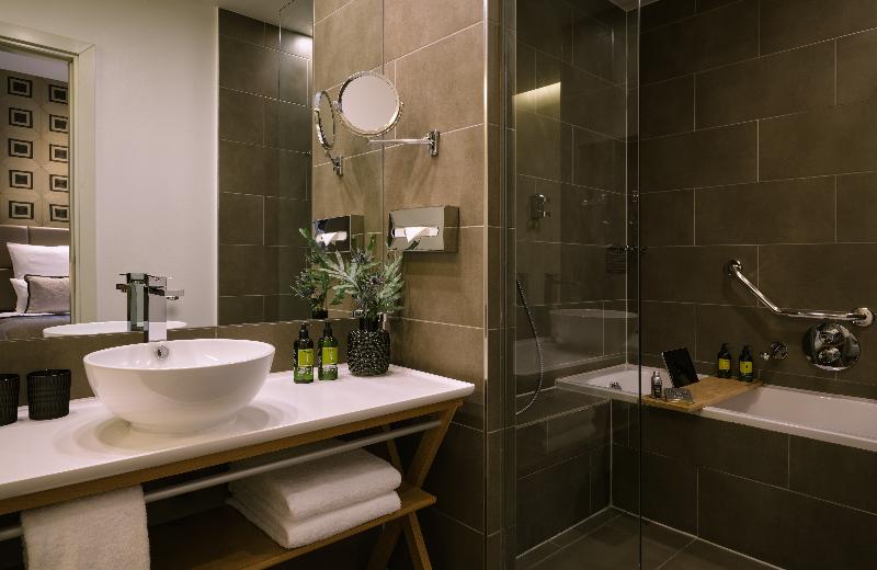 The Posthouse Berlin – Leonardo Limited Edition - Oda