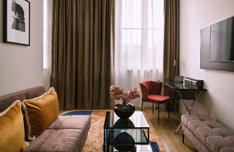 The Posthouse Berlin – Leonardo Limited Edition - Oda
